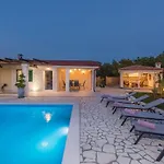 House Jurici Бадерна