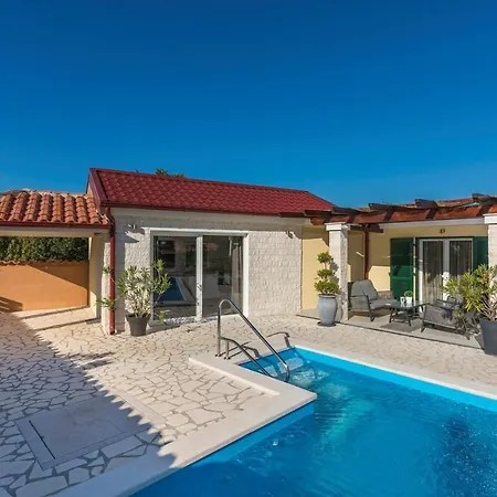 House Jurici Villa *