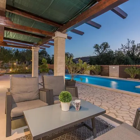 House Jurici Villa *